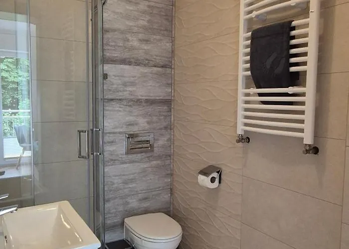 ゲストハウス Karmelowy Zakatek 3*