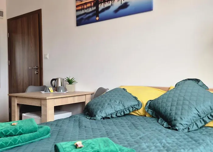 ゲストハウス Karmelowy Zakatek 3*